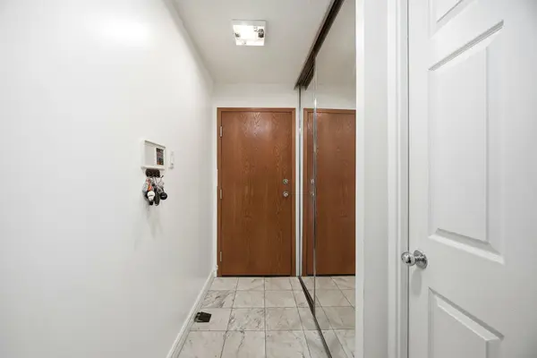 33 University AVE #1203, Toronto C01, ON M5J 2S7