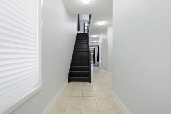 193 Huguenot RD, Oakville, ON L6H 0L6