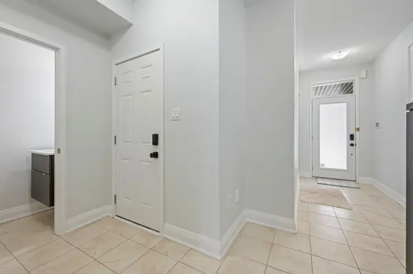 193 Huguenot RD, Oakville, ON L6H 0L6