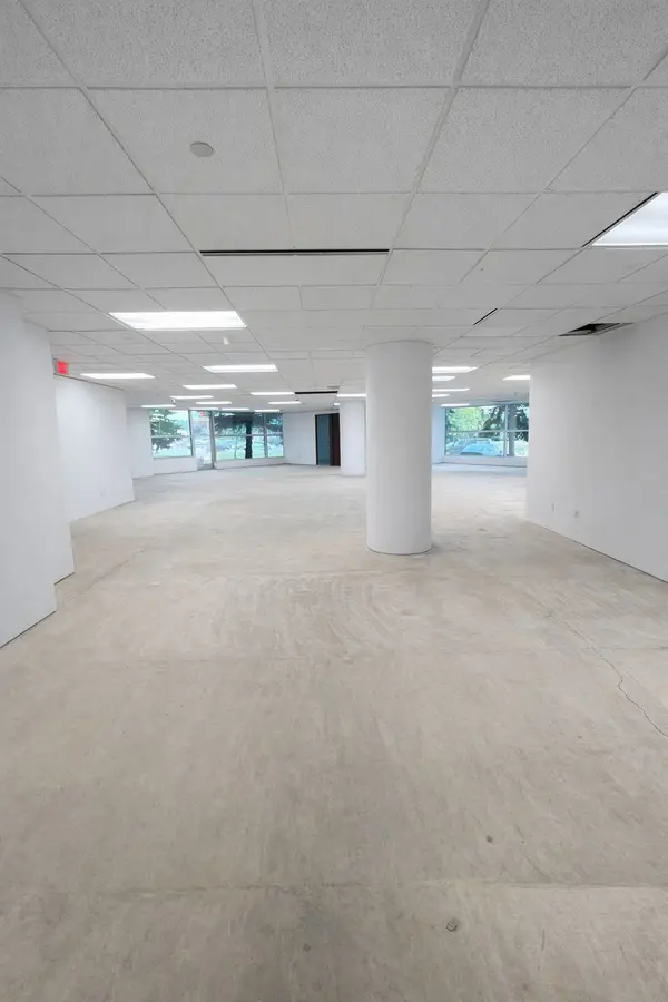 5500 North Service RD #100, Burlington, ON L7L 6W6