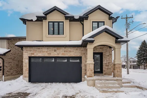 23 Forfar AVE, Kitchener, ON N2B 2Z7