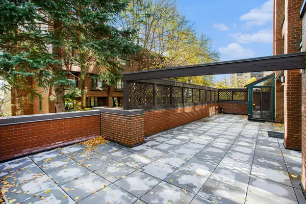 140 Rideau TER #1, New Edinburgh - Lindenlea, ON K1M 0Z2