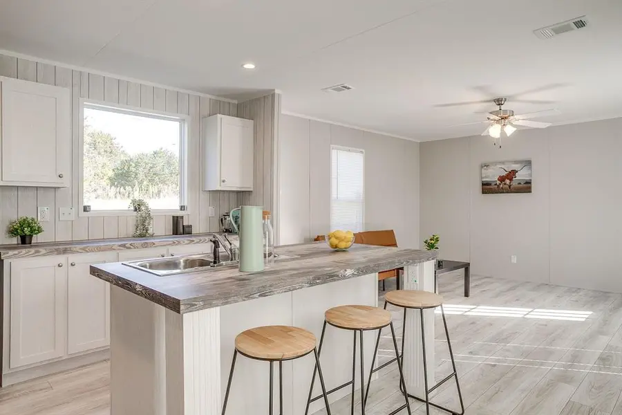 6303 N Oklahoma Trail, Granbury, TX 76048