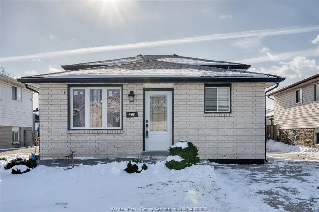 2901 Robillard Cresent, Windsor, ON N8W 5L2