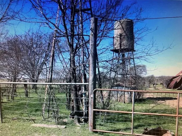 4748 COUNTY RD 1010, Joshua, TX 76044