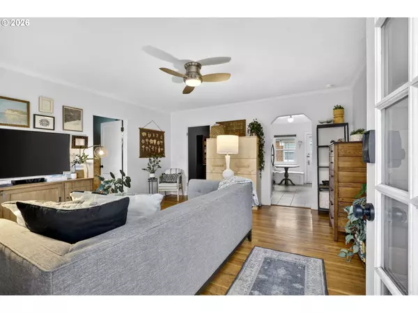 Portland, OR 97210,2613 NW RALEIGH ST #21