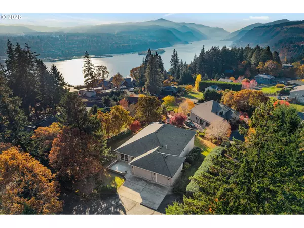 White Salmon, WA 98672,105 SW DOGWOOD LN