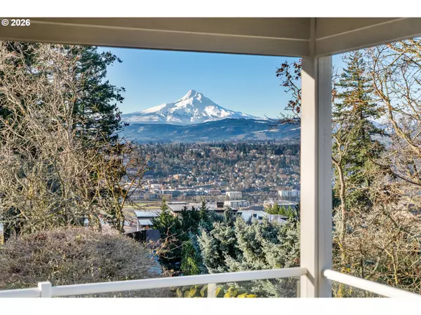 White Salmon, WA 98672,105 SW DOGWOOD LN