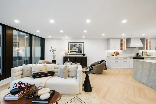 110 Bloor ST W #1009, Toronto C02, ON M5S 2W7