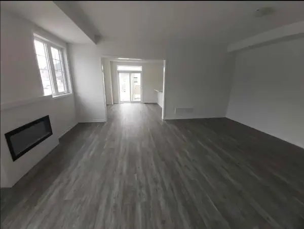 1521 Wheatcroft DR, Oshawa, ON L1L 0W5