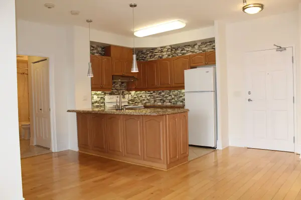 15450 Yonge ST #406, Aurora, ON L4G 0K1