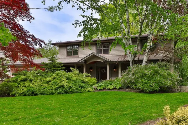 1293 Greenoaks DR, Mississauga, ON L5J 3A1