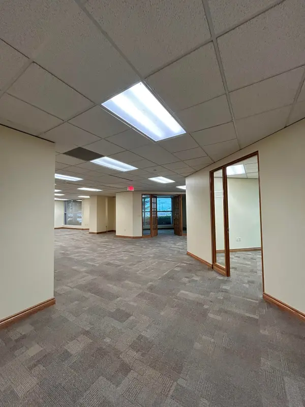 5500 North Service RD #101, Burlington, ON L7L 6W6