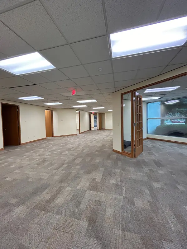 5500 North Service RD #101, Burlington, ON L7L 6W6