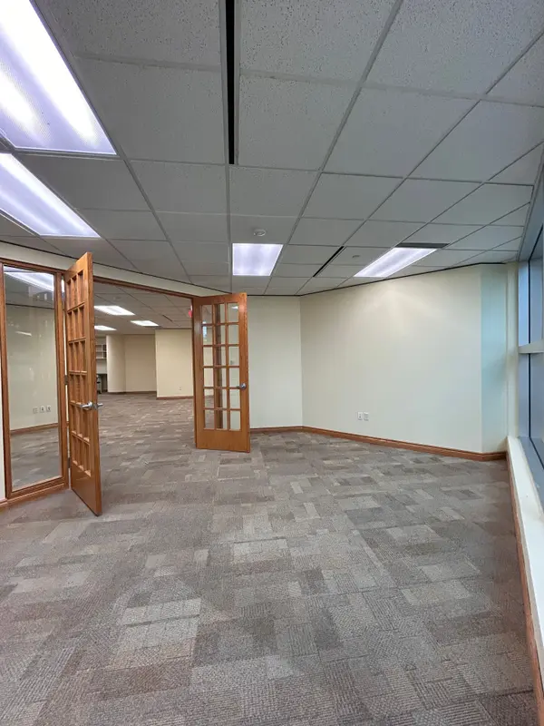 5500 North Service RD #101, Burlington, ON L7L 6W6