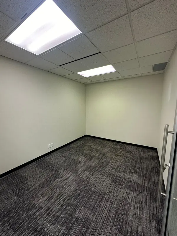 5500 North Service RD #202, Burlington, ON L7L 6W6