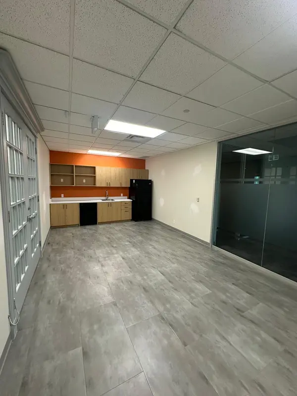 5500 North Service RD #202, Burlington, ON L7L 6W6