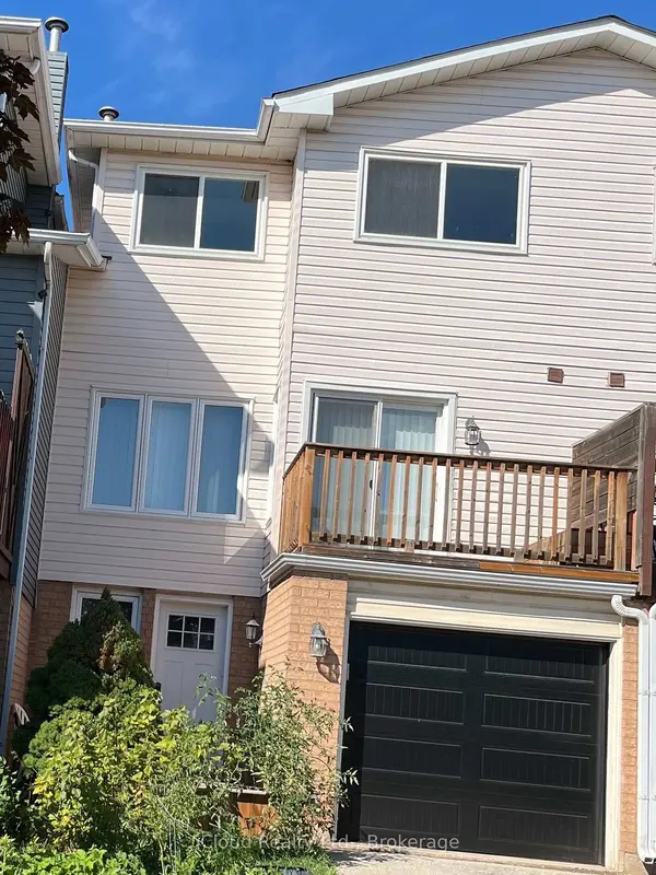 40 Glenashton DR, Oakville, ON L6H 6G2