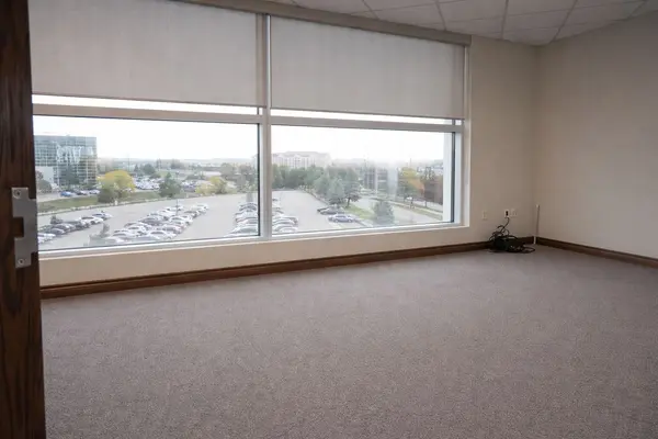 5500 North Service RD #401, Burlington, ON L7L 6W6