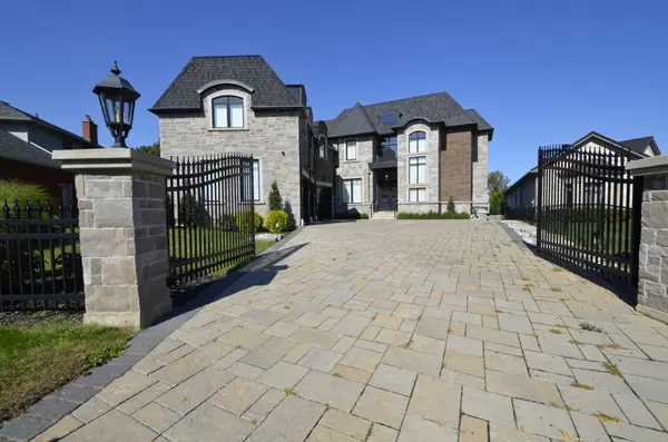 16 SHORELINE CRES, Grimsby, ON L3M 5B2