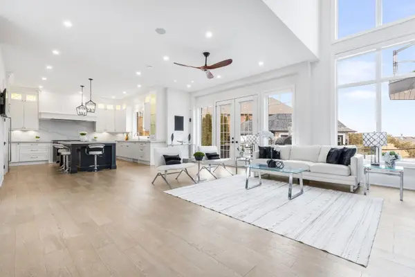 16 SHORELINE CRES, Grimsby, ON L3M 5B2