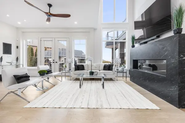 16 SHORELINE CRES, Grimsby, ON L3M 5B2