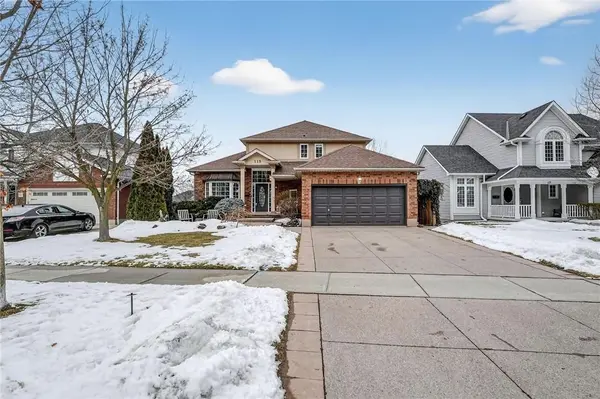 119 Dorchester DR, Grimsby, ON L3M 5H5