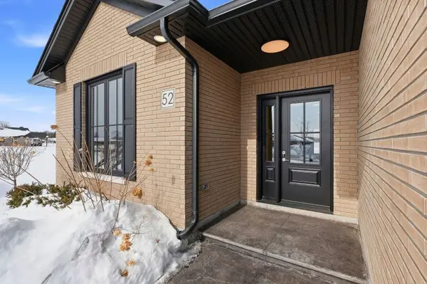 52 Beacon DR, Brighton, ON K0K 1H0