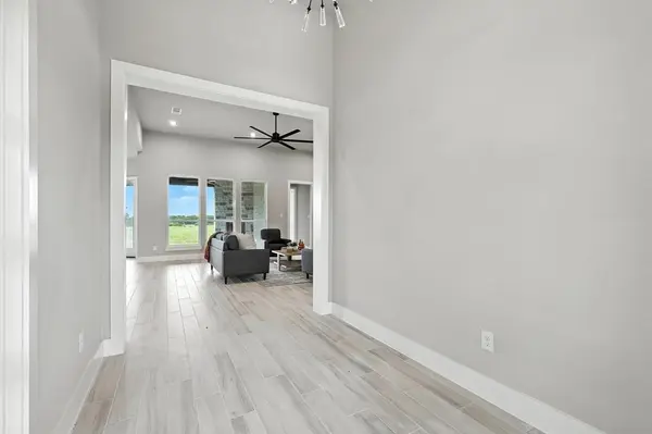 2085 Glenhollow Drive, Weatherford, TX 76088