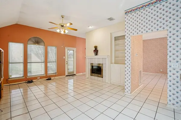 7213 Crabtree Lane, North Richland Hills, TX 76182