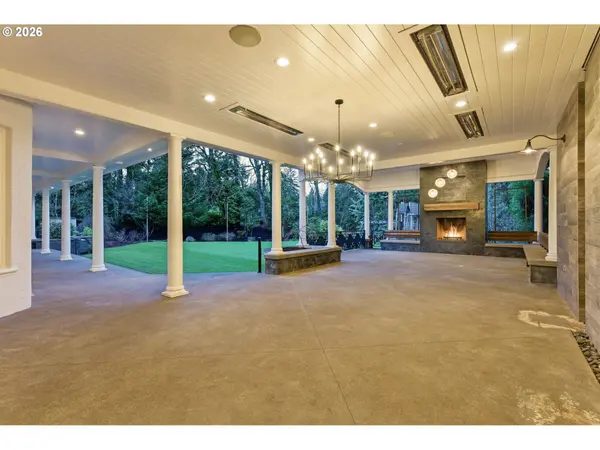 1415 S MILITARY RD, Portland, OR 97219