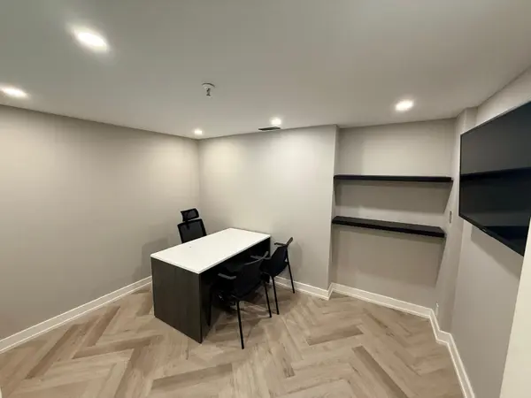 250 Regina RD #16, Vaughan, ON L4L 8N2