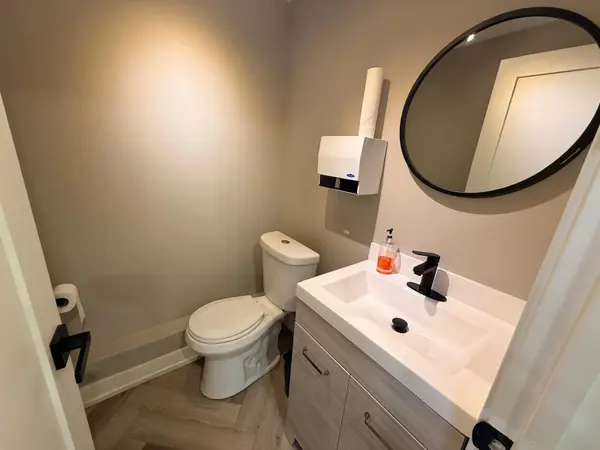 250 Regina RD #16, Vaughan, ON L4L 8N2