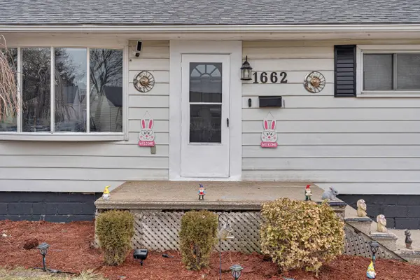 1662 Tourangeau RD, Windsor, ON N8Y 4J6