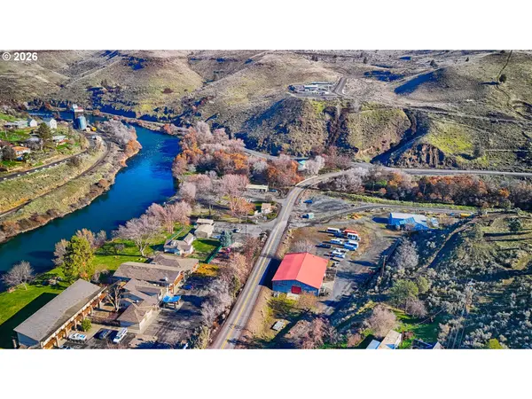 Maupin, OR 97037,201 Bakeoven Market Road RD