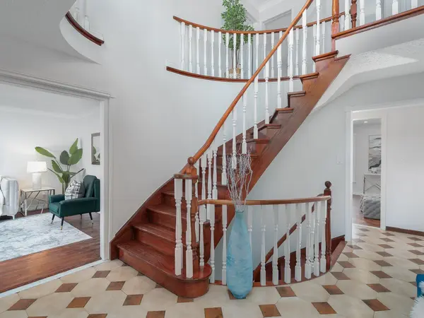 60 Birch AVE, Richmond Hill, ON L4C 6C6