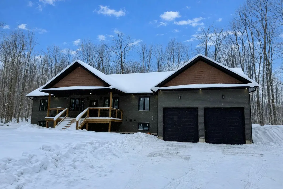 16 Millies WAY, Armour, ON P0A 1C0