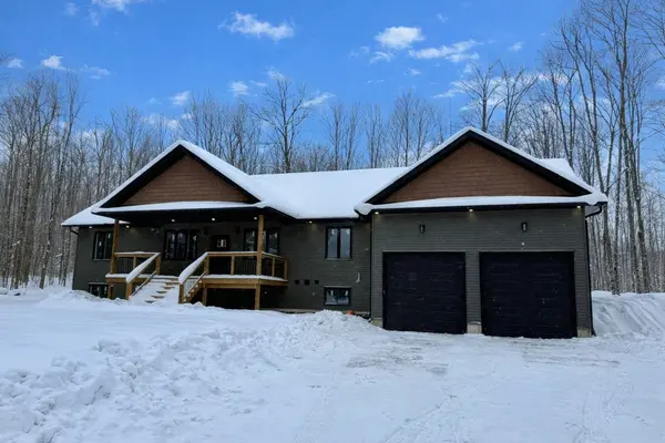 16 Millies WAY, Armour, ON P0A 1C0