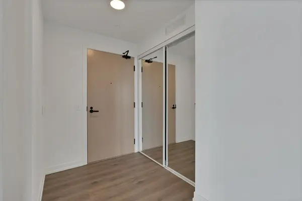 28 Interchange WAY #4010, Vaughan, ON L4K 0P8