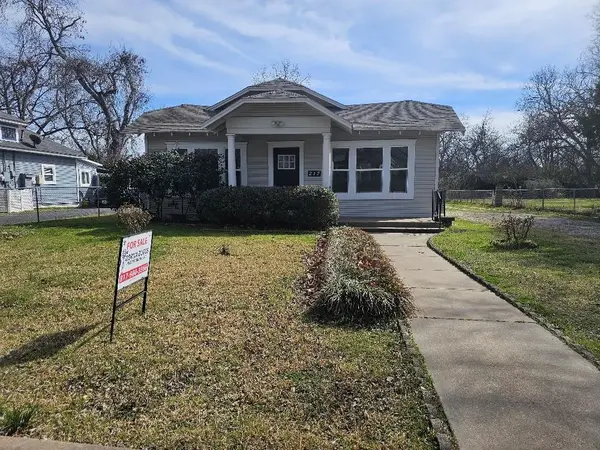 217 W Heard Street, Cleburne, TX 76033