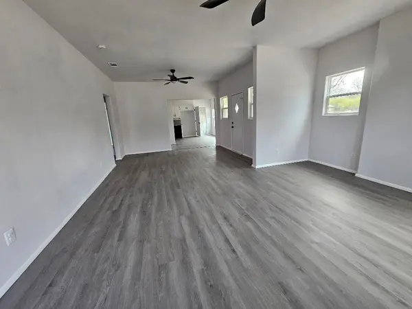 217 W Heard Street, Cleburne, TX 76033