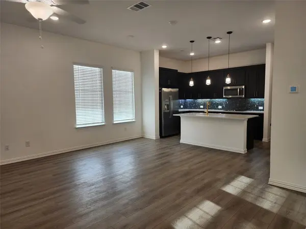 627 Redwood Way, Mansfield, TX 76063