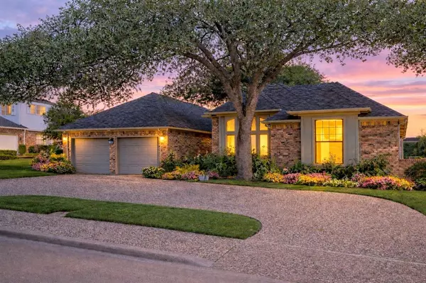 Dallas, TX 75228,4027 Fairlakes Drive