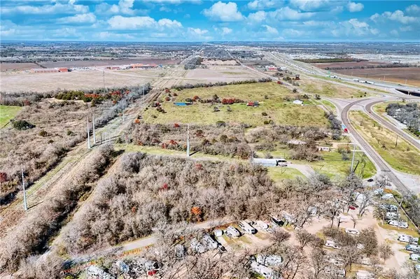 3273 Old Dallas Road, Elm Mott, TX 76640