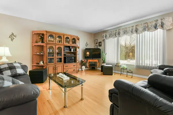 7427 Copeland RD, Stittsville - Munster - Richmond, ON K0A 1B0