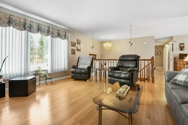 7427 Copeland RD, Stittsville - Munster - Richmond, ON K0A 1B0