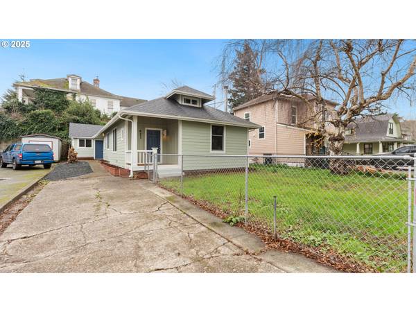 421 GOLDEN AVE, Coos Bay, OR 97420