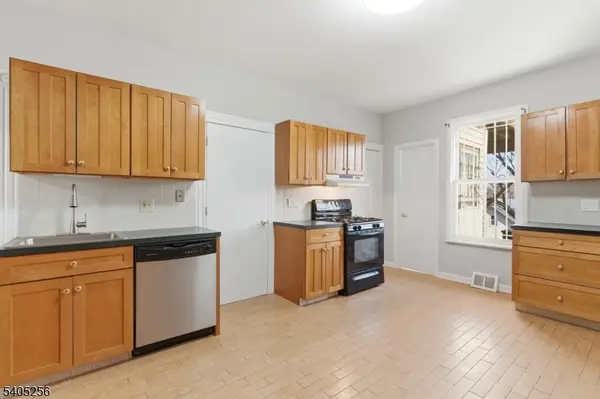 282 N 4Th St, Paterson City, NJ 07522