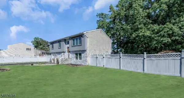 34 Vernon St, Sayreville Boro, NJ 08859