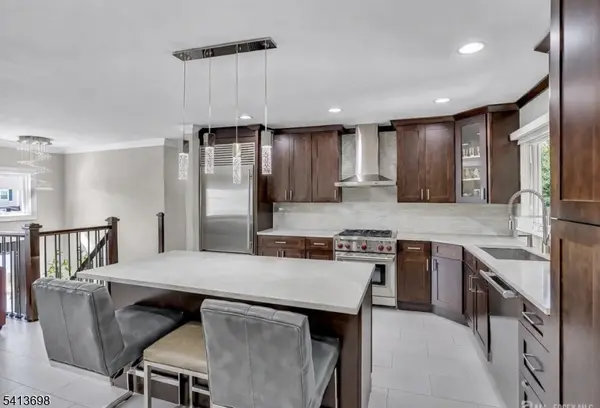 34 Vernon St, Sayreville Boro, NJ 08859